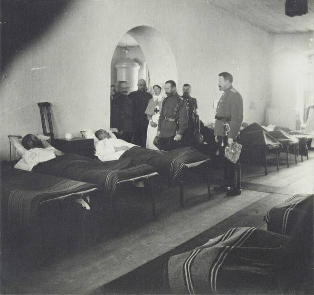 Георгиевский крест от Императора — прямо на больничной койке