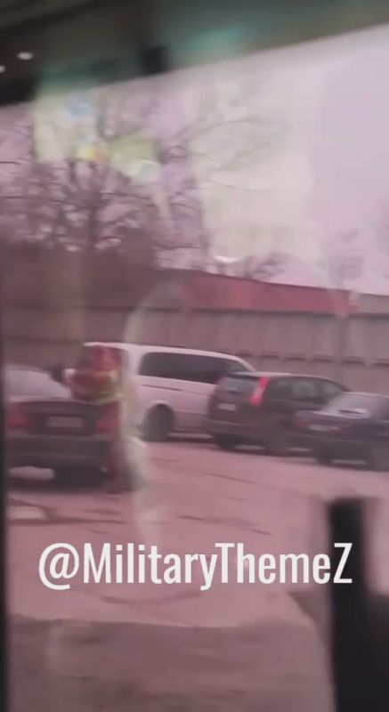 Днепропетровск. Есть еще один доброволец