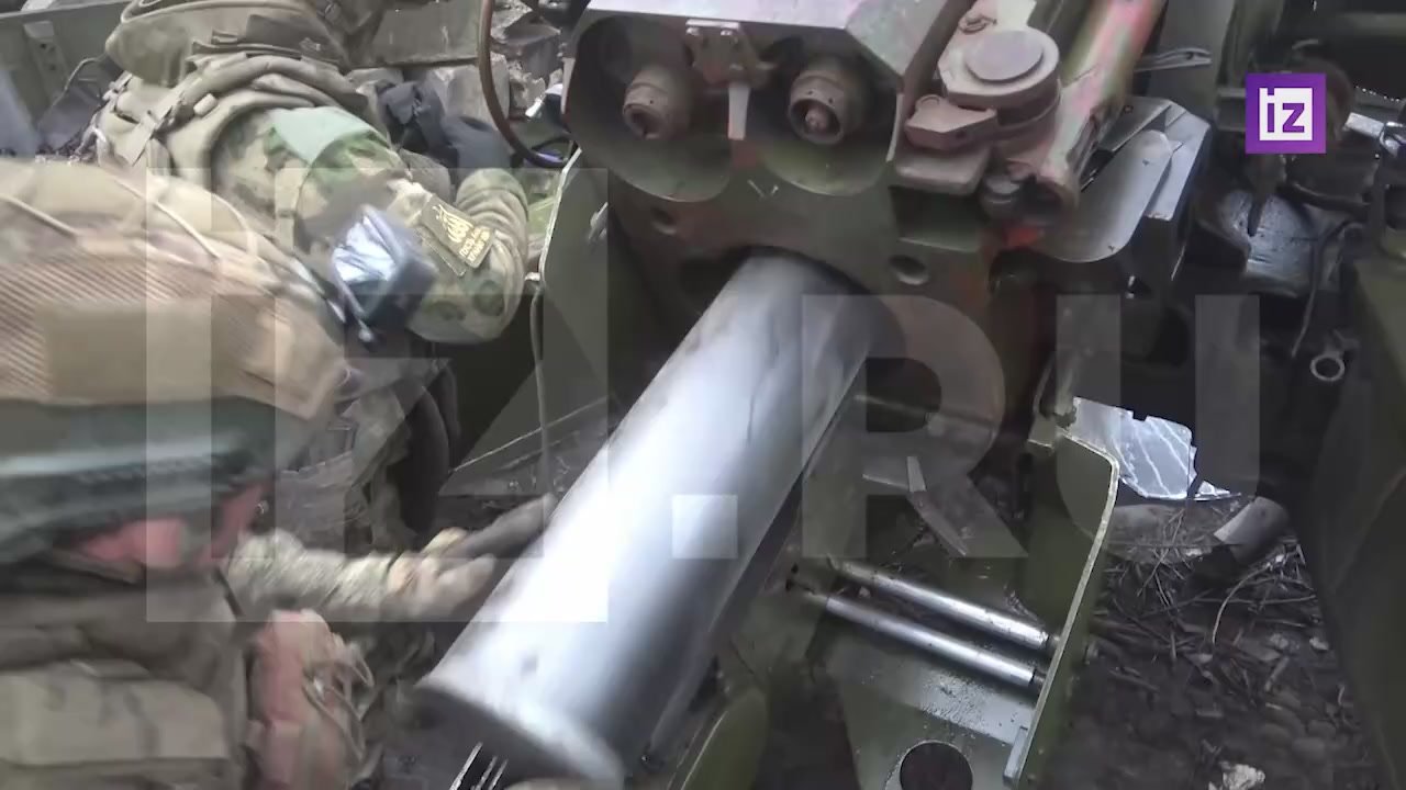 Расчет гаубицы "Гиацинт-Б" 120-й гвардейской артиллерийской бригады группировки войск "Центр" сорвал ротацию боевиков ВСУ на красноармейском направлении