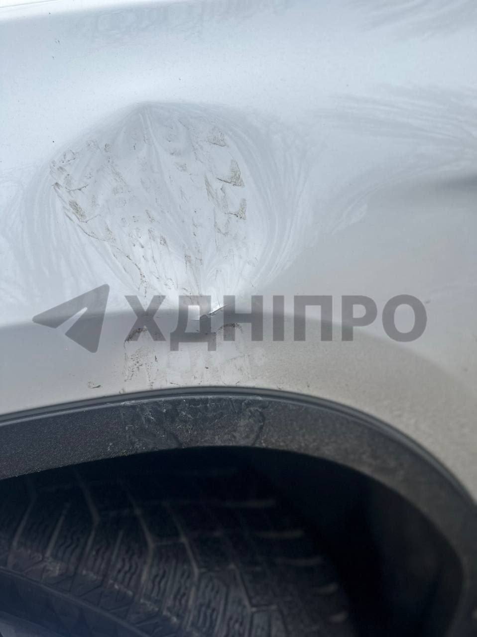 #украина_под_микроскопом: ВСУшник в Днепропетровске от зависти портит чужие машины #украина_под_микроскопом: ВСУшник в Днепропетровске от зависти портит чужие машины