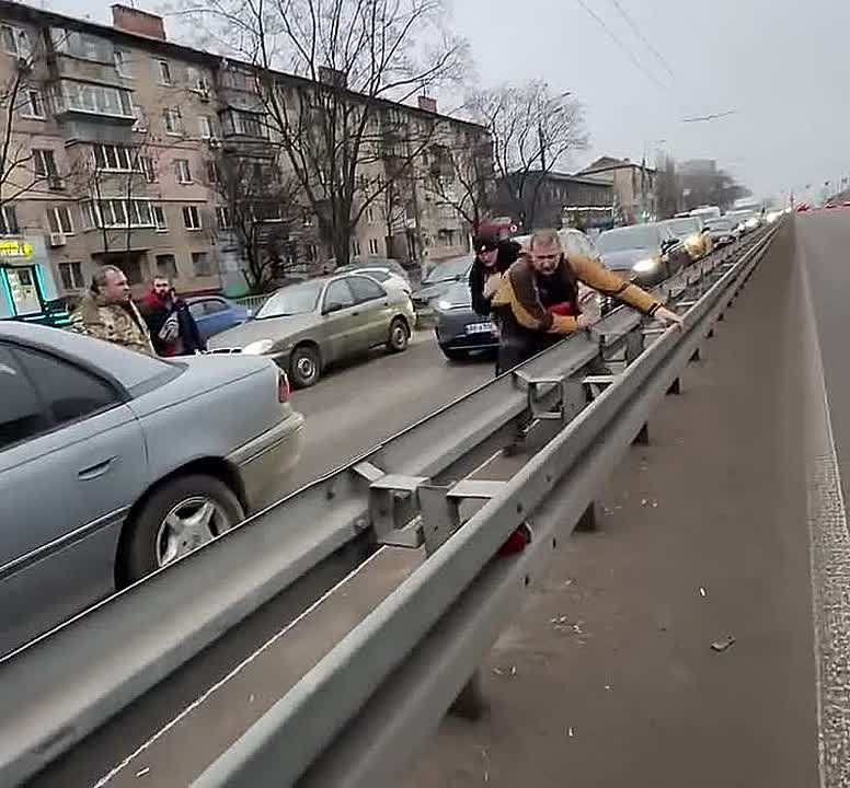Людоловам в Днепропетровске дали отпор