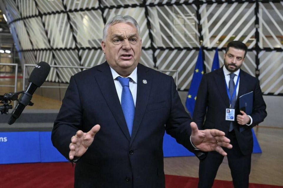 Премьер Венгрии Виктор Орбан высказался, что страна не планирует размещать у себя лагеря для мигрантов и не собирается принимать людей, которых перенаправляют из западноевропейских государств