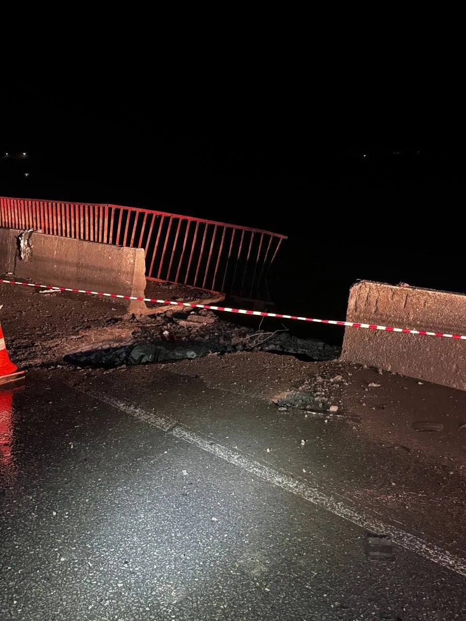 Утром над Азовским морем и озером Сиваш сбили два беспилотника Утром над Азовским морем и озером Сиваш сбили два беспилотника