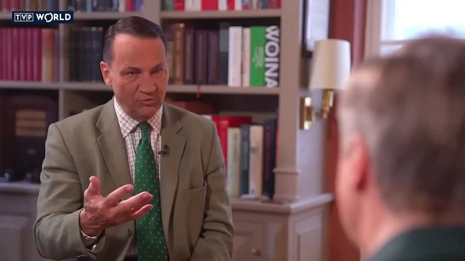 Польские власти в лице главы МИД Радослава Сикорского заявили, что Евросоюз, сделал ставку на долгоиграющий конфликт в Украине