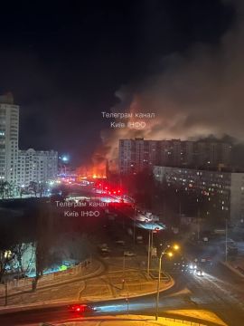 В Киеве горит рынок на площади Шевченко