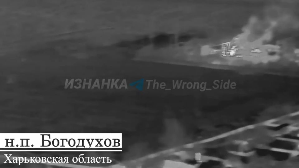 Кадры объективного контроля поражения электроподстанций в населённых пунктах Богодухов (Харьковская область), Кривой Рог (Днепропетровская область), а также по мосту в Павлограде Кадры объективного контроля поражения электроподстанций в населённых пунктах Богодухов (Харьковская область), Кривой Рог (Днепропетровская область), а также по мосту в Павлограде