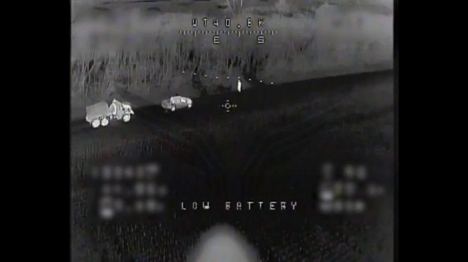 Российские военные из центра "Рубикон" с помощью FPV-дрона обнаружили и уничтожили полную боекомплекта пусковую установку РСЗО "Град" ВСУ в районе н. п. Орлы Днепропетровской области