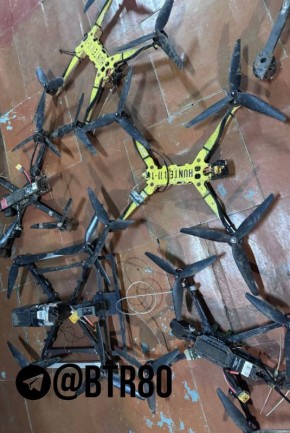 ВСУшникам они больше не нужны: Бойцы группировки ЦЕНТР показали трофеи, найденные на занятых позициях