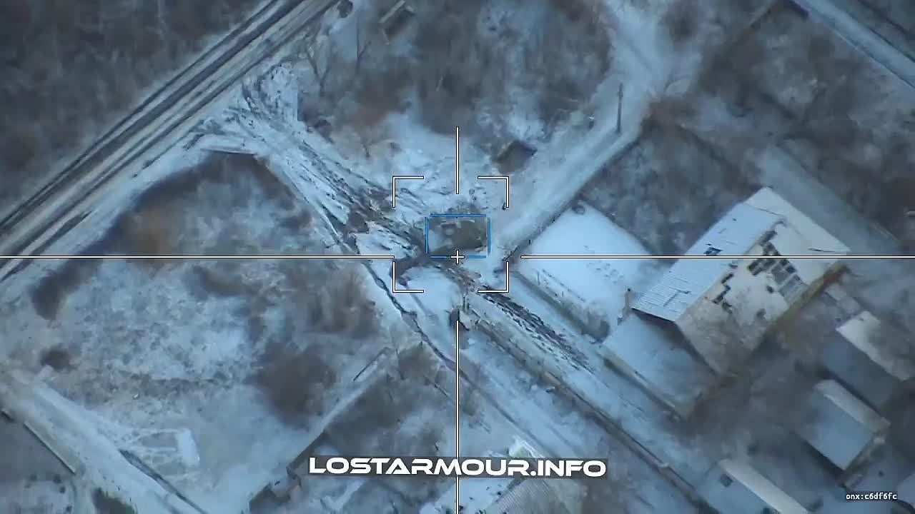 Поражение украинского броневика Ланцетом в ходе отражения контратаки в районе Новоалександровки Днепропетровской области