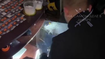 В Кривом Роге прошли почти два десятка одновременных обысков, в результате которой полицаи перекрыли масштабный канал сбыта запрещенных веществ военным и гражданским