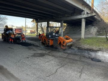 Масштабный ямочный ремонт: 46 бригад будут завтра латать дороги в Крыму