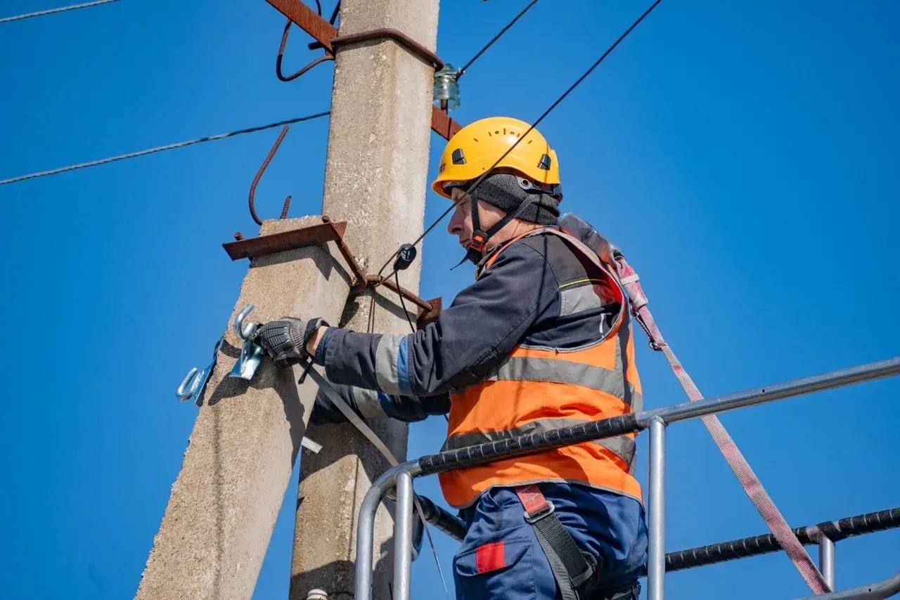 «Горсвет» освещает отдаленные улицы Севастополя «Горсвет» освещает отдаленные улицы Севастополя