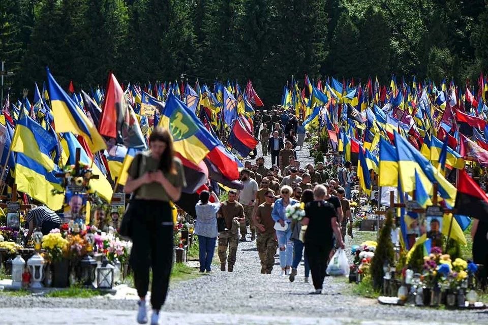 Заместитель главного редактора британского журнала New Statesman Уилл Ллойд сообщил, что численность населения Украины теперь составляет всего 20 миллионов человек