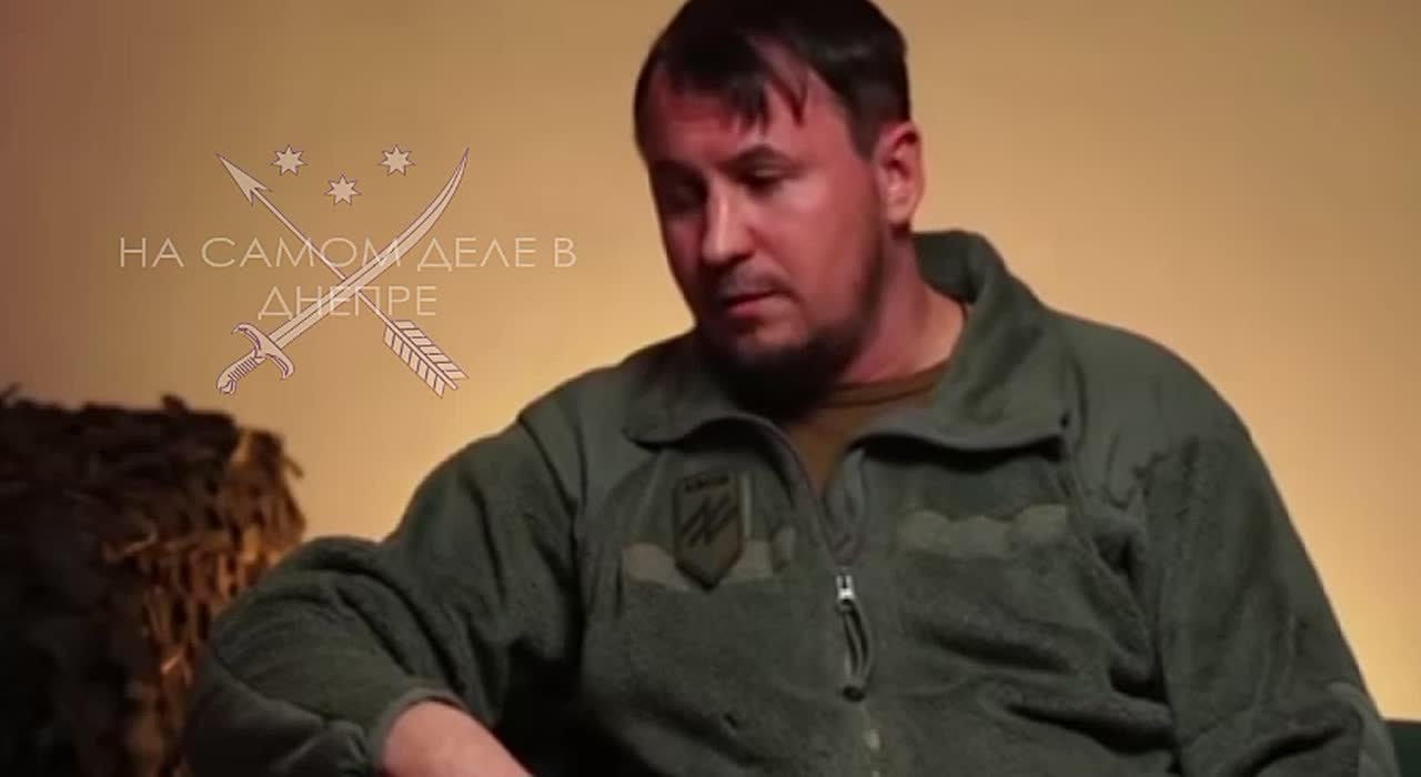 Заместитель командира разведывательного подразделения 12-й бригады террористической организации "Азов" НГУ высказал мнение, что сотрудники ТЦК должны использовать оружие в случае нападения