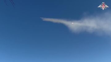 Минобороны России: 00:00 Реактивщики группировки «Центр» поразили огневые позиции и места скопления живой силы ВСУ на Днепропетровском направлении