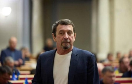 Нардеп Юрий Кисель задекларировал счета во Франции и доходы семьи в сотни тысяч евро за 2025 год