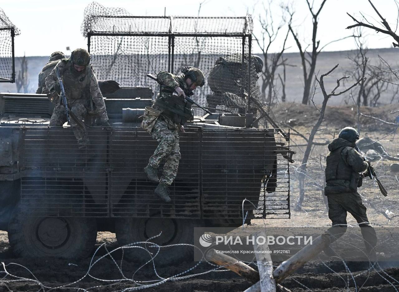Боевое слаживание штурмовых подразделений группировки войск «Центр» на Днепропетровском направлении Боевое слаживание штурмовых подразделений группировки войск «Центр» на Днепропетровском направлении