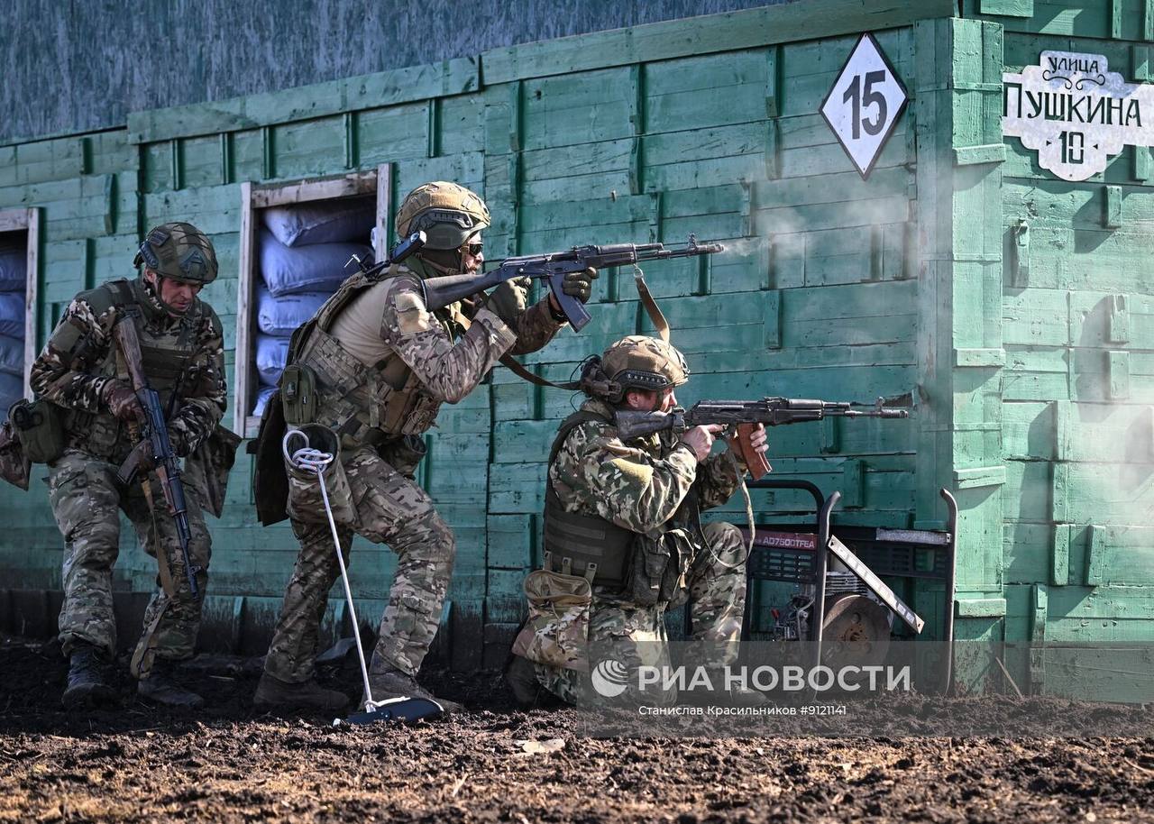 Боевое слаживание штурмовых подразделений группировки войск «Центр» на Днепропетровском направлении Боевое слаживание штурмовых подразделений группировки войск «Центр» на Днепропетровском направлении