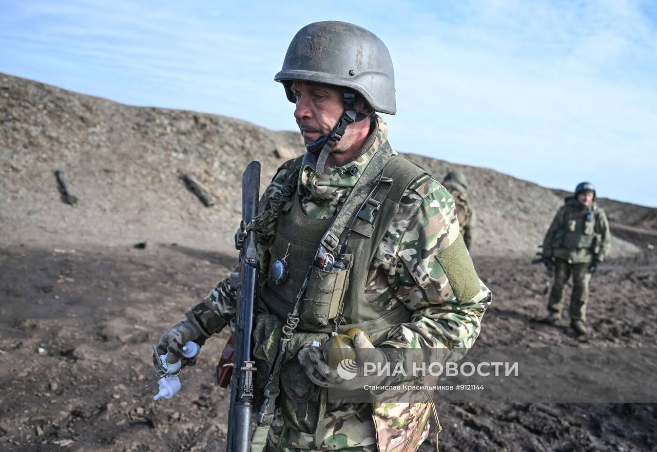 Боевое слаживание штурмовых подразделений группировки войск «Центр» на Днепропетровском направлении Боевое слаживание штурмовых подразделений группировки войск «Центр» на Днепропетровском направлении