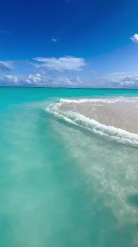 Настоящее счастье не должно зависеть от кого-то. Оно должно быть только твоим. Жить внутри. Внутри тебя самого