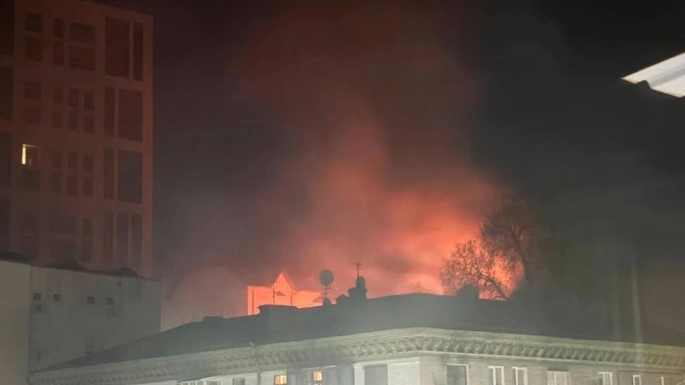 В ходе ночных прилётов огребло здание СБУ в Днепропетровске