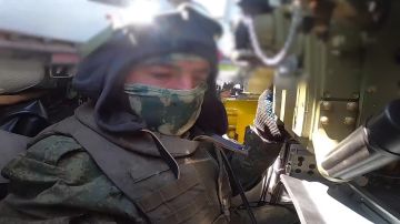 Танковый экипаж группировки войск «Восток» уничтожил пункты размещения живой силы и опорные пункты ВСУ в Днепропетровской области