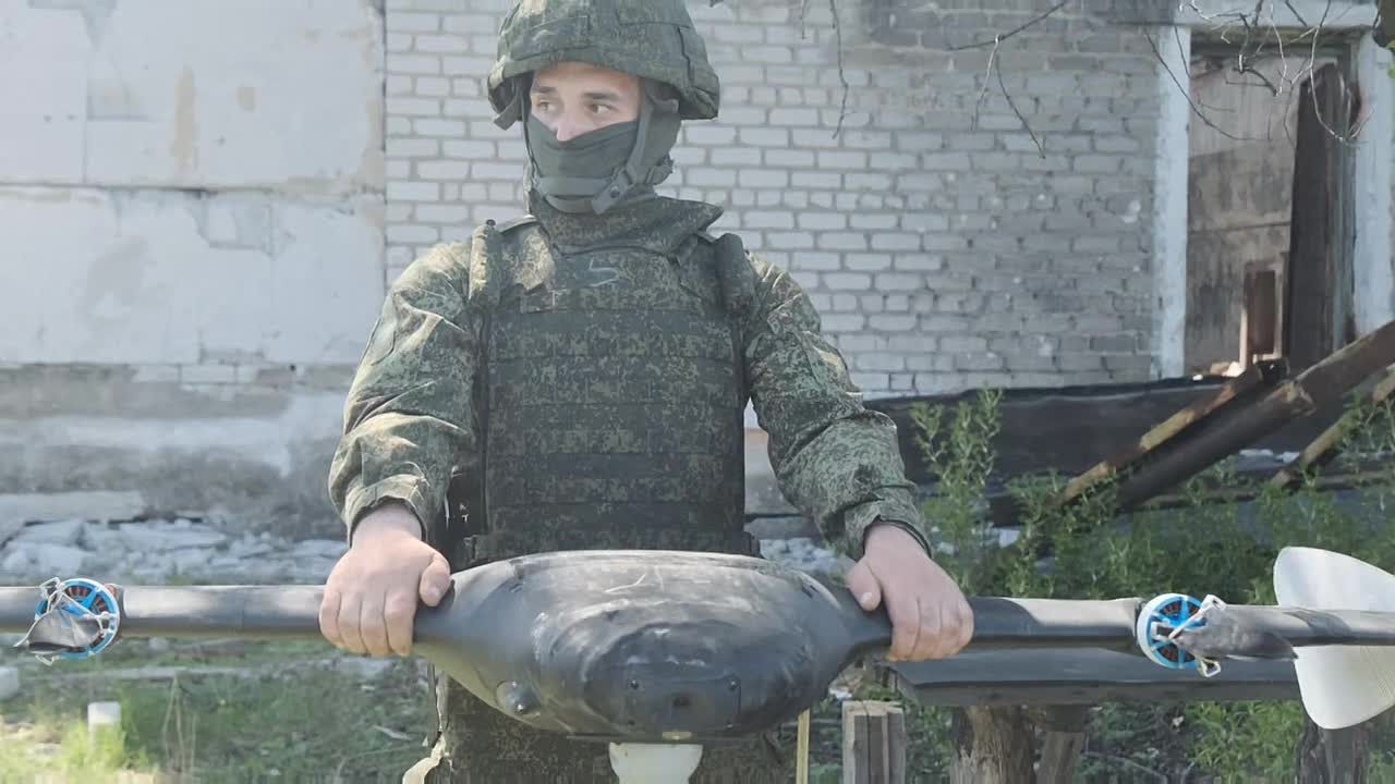 Евгений Поддубный: О совместной работе малой беспилотной и боевой авиации наглядно: первые – цели находят, вторые – эффективно их бьют