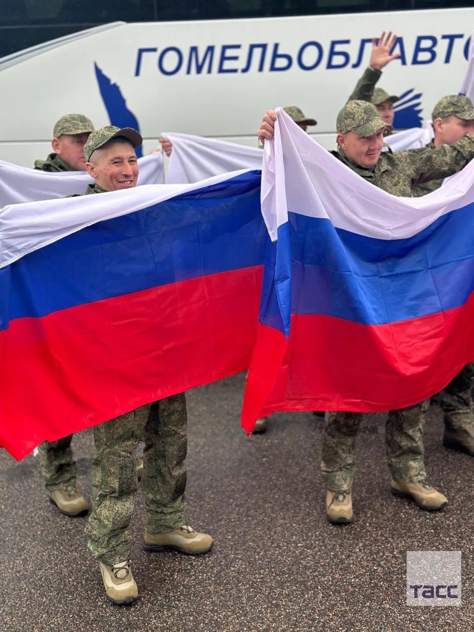 Россия и Украина провели обмен пленными по формуле 205 на 205 Россия и Украина провели обмен пленными по формуле 205 на 205