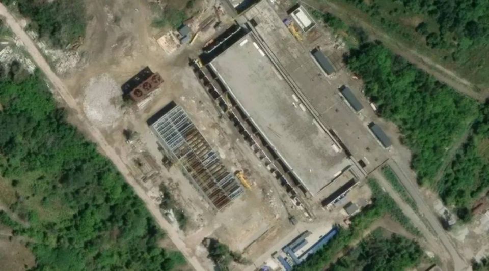Павлоградский химический завод после авиаракетных ударов восстанавливается Павлоградский химический завод после авиаракетных ударов восстанавливается
