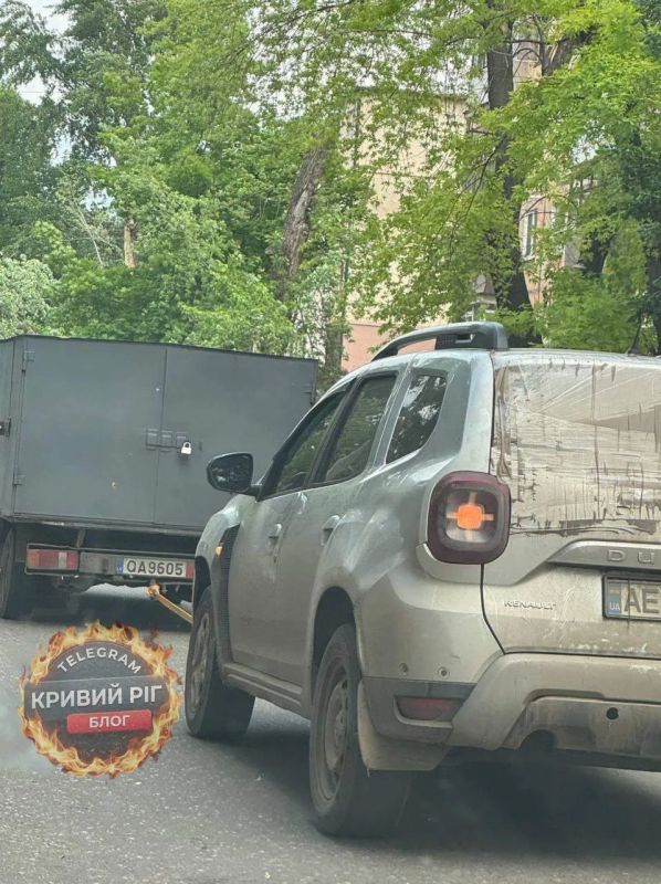 Клетка на колёсах: в Кривом Роге Днепропетровской области людоловы ТЦК модифицировали «бус» для проведения принудительной мобилизации, установив на него замки Клетка на колёсах: в Кривом Роге Днепропетровской области людоловы ТЦК модифицировали «бус» для проведения принудительной мобилизации, установив на него замки