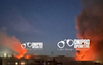 Новые кадры пожара в Днепропетровске после прилётов