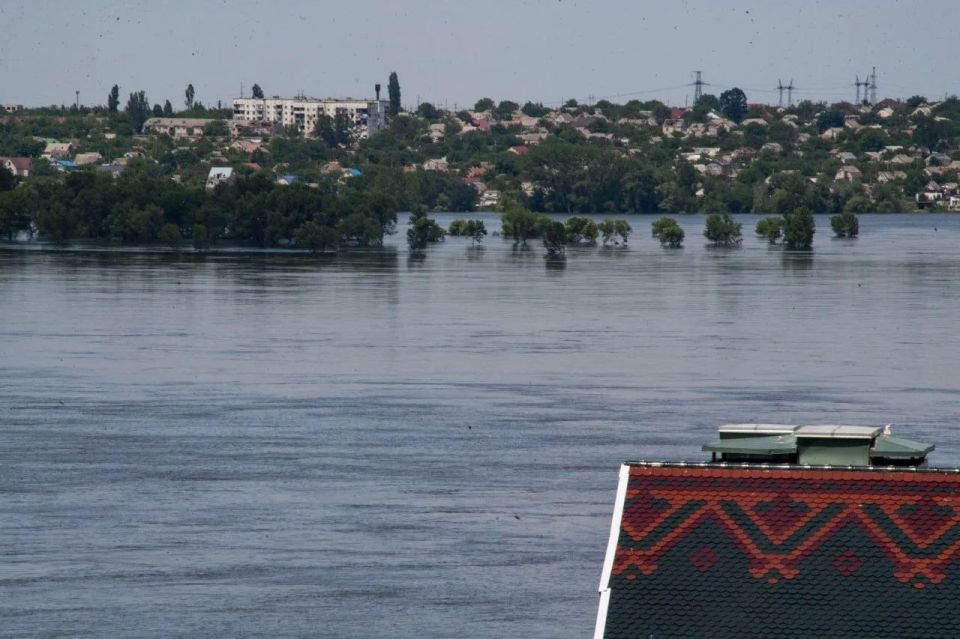 Три года года назад, 6 июня 2023 года, киевский режим совершил чудовищный теракт — подорвал плотину Каховской ГЭС Три года года назад, 6 июня 2023 года, киевский режим совершил чудовищный теракт — подорвал плотину Каховской ГЭС