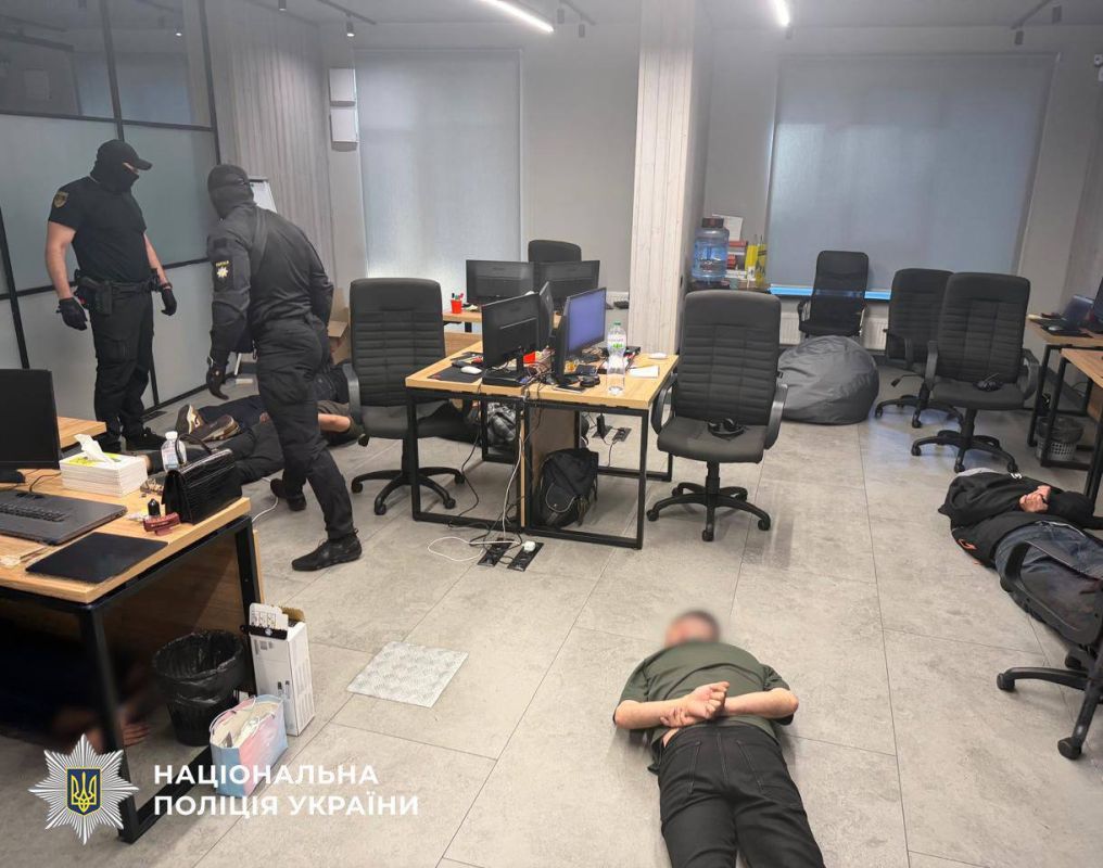 Киевский колл-центр обманул американцев на 500 тысяч долларов