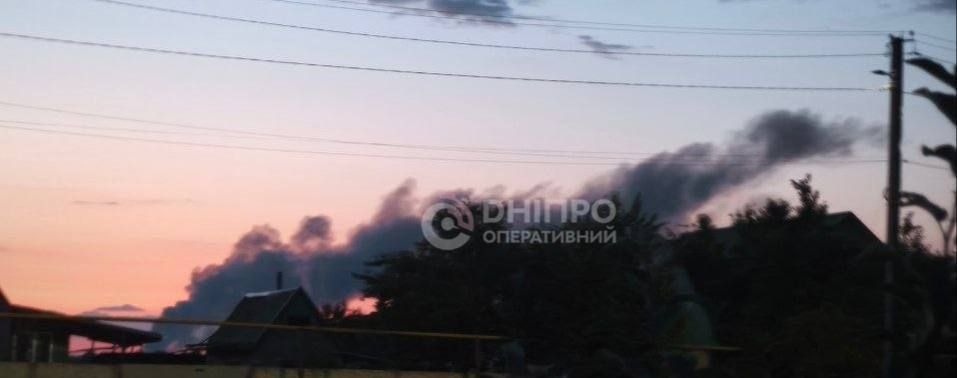 В Самаре Днепропетровской области горит после прилета терминал Новой Почты В Самаре Днепропетровской области горит после прилета терминал Новой Почты