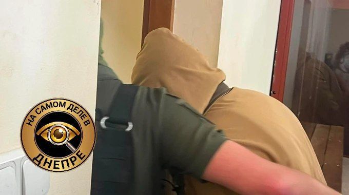 Печерский суд Киева отправил под стражу без права на залог сотрудника ГУР МО Владислава Реута — фигуранта дела об убийстве Анастасии Березовской, которую разыскивал Интерпол за покушение на бизнесмена Вадима Ермолаева...