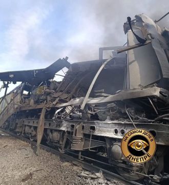 В Каменском районе зафиксирован удар по железнодорожному локомотиву