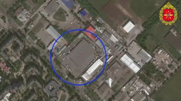 ВС РФ нанесли один из крупнейших комбинированных ударов по Украине с начала СВО — военные с помощью "Герань-4 сикер" поразили логистический центр в Днепропетровске, сообщили в Минобороны
