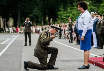 Новый главком ВСУ Драпатый психовал и без расследований увольнял комбригов