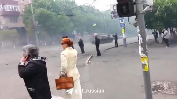 РАЗЖИГАТЕЛЬ ГРАЖДАНСКОЙ ВОЙНЫ