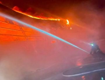Вчера в бывшем Днепропетровске горели огромные склады