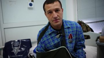 Десантников-штурмовиков Ивановского соединения ВДВ наградили орденами Мужества