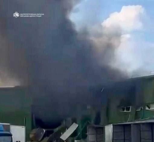 В Днепропетровске зафиксирован прилет по складам логистической компании, сообщает ОВА
