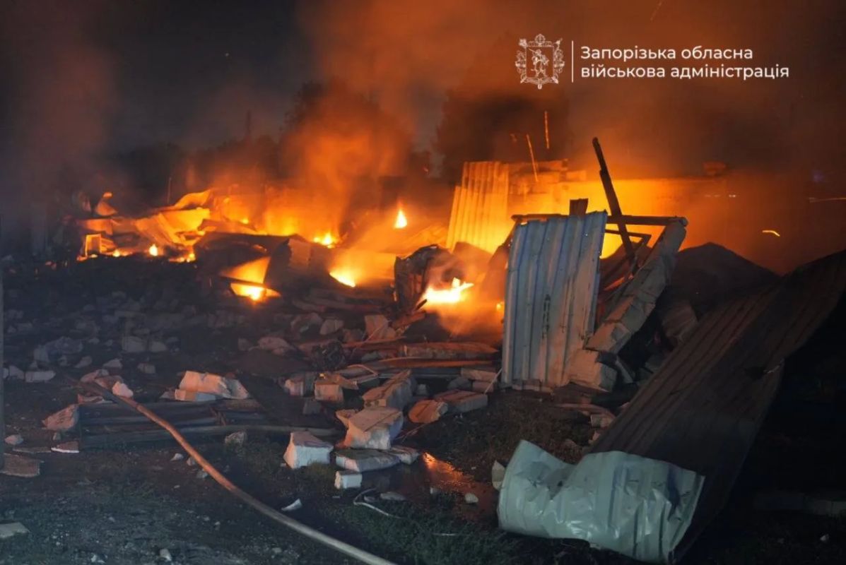 ВС РФ нанесли удар по промышленному объекту в Запорожье ВС РФ нанесли удар по промышленному объекту в Запорожье
