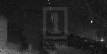 Кадры прилетов баллистических ракет по Кривому Рогу