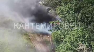 ����������� ���� ���������� 155-�� ��� AS90 � ���� ���. ������ ��������� ����� ������� ���������� FPV-������ �� 4-� ����������� �������� ������� � ����������� ������� (�������� ������� ��� AHS Krab, � ������� � ���...