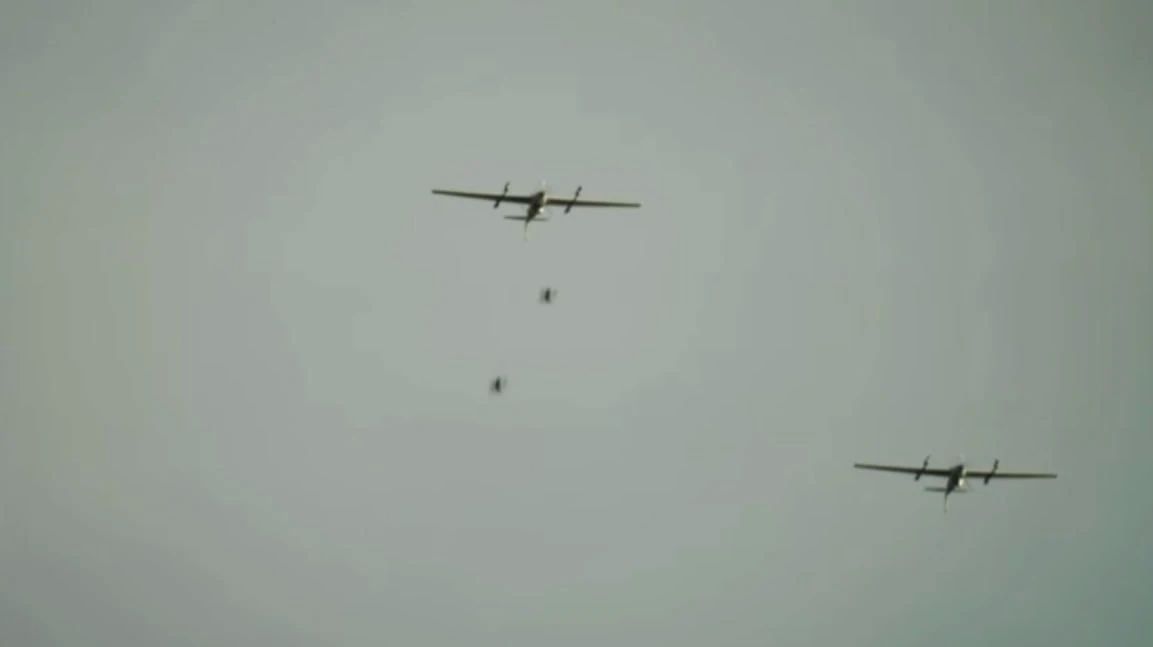 Олег Царёв: Украинская сторона провела сегодня военный парад Олег Царёв: Украинская сторона провела сегодня военный парад