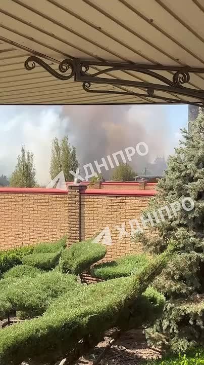 Кадры вторичной детонации в селе Песчанка Днепропетровской области, после которой местные власти объявили эвакуацию населения
