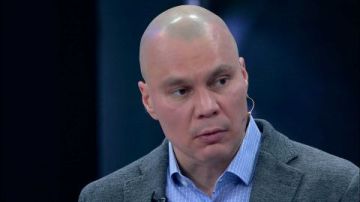 Андрей Медведев: Украинские медиа сообщают, что якобы, в крупных украинских городах случился дефицит продуктов