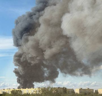 Ещё фото пожара на складе в Днепропетровске после ракетного удара