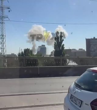 В Днепропетровске возгорание завода по производству подсолнечного масла "Олейна" после прилета